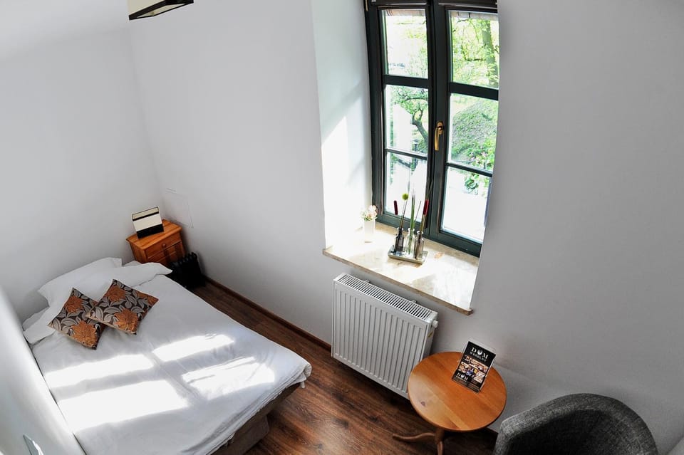 Day, Photo of the whole room