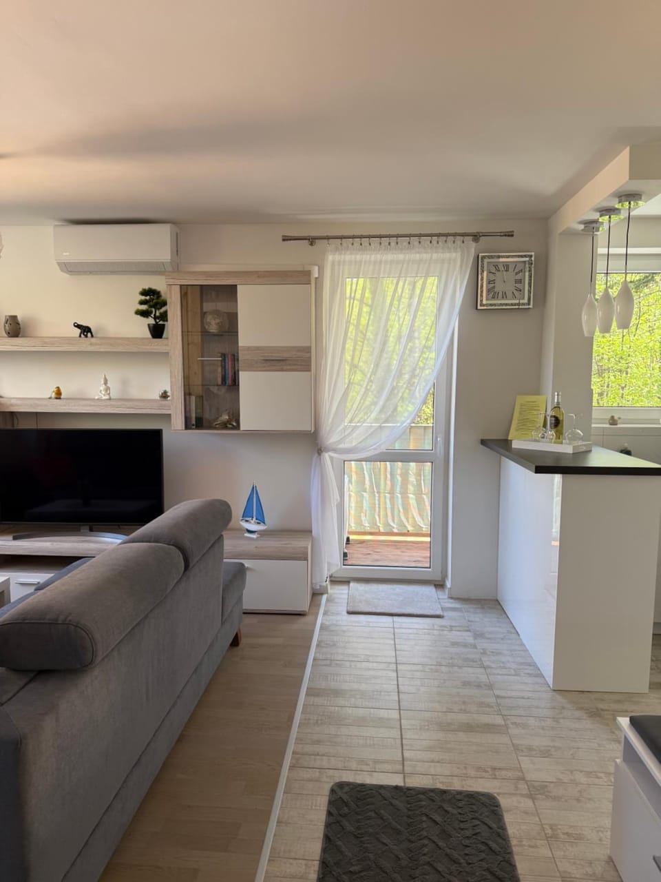 Apartament na Nadrzecznej Apartment in Lower Silesian Voivodeship