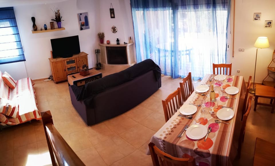 Living room, Dining area
