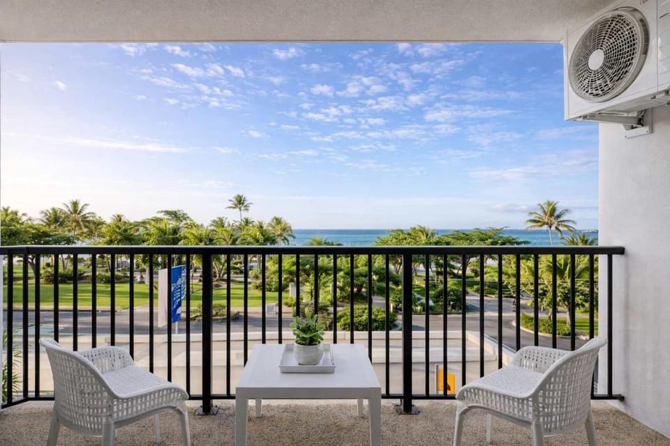 Patio, Day, Natural landscape, View (from property/room), Balcony/Terrace, Living room, Seating area, Dining area, Sea view