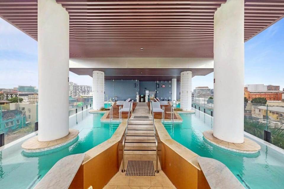Day, View (from property/room), Pool view, Swimming pool, Swimming pool, sunbed