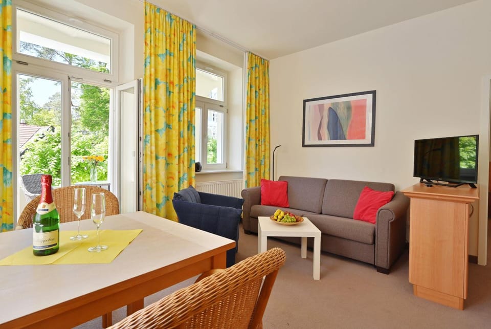 Ferienwohnung-1-Villa-Celia-Sellin-strandnah-fuer-6-Personen Apartment in Sellin