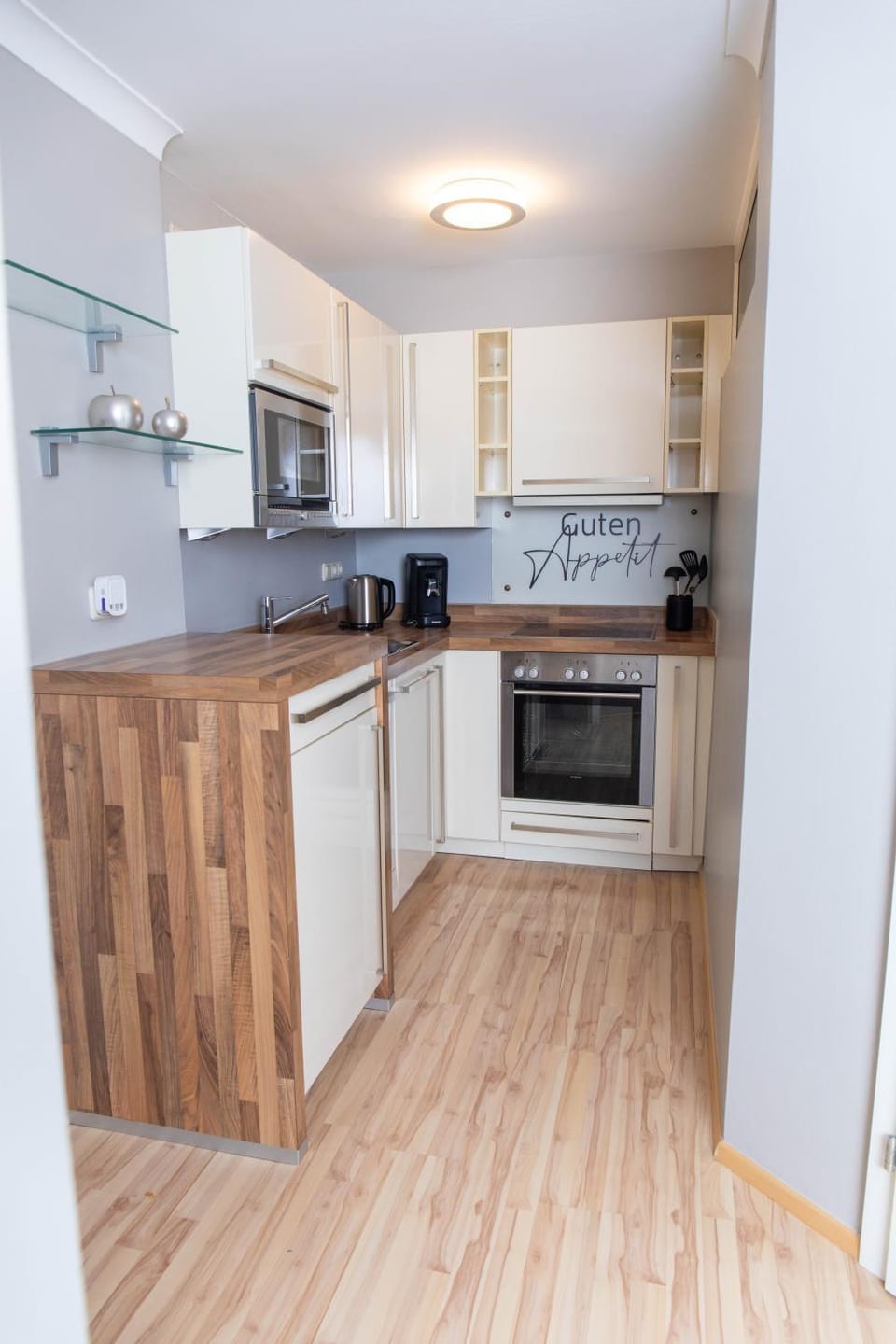 Kitchen or kitchenette, Living room