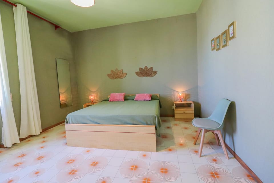 Casa Diana Otranto Charme, Centro & Garage AC & WiFi 6 Sleeps Apartment in Otranto