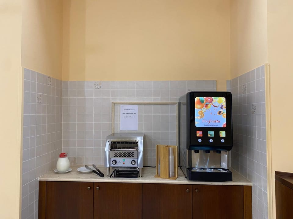 Restaurant/places to eat, Kitchen or kitchenette, Buffet breakfast