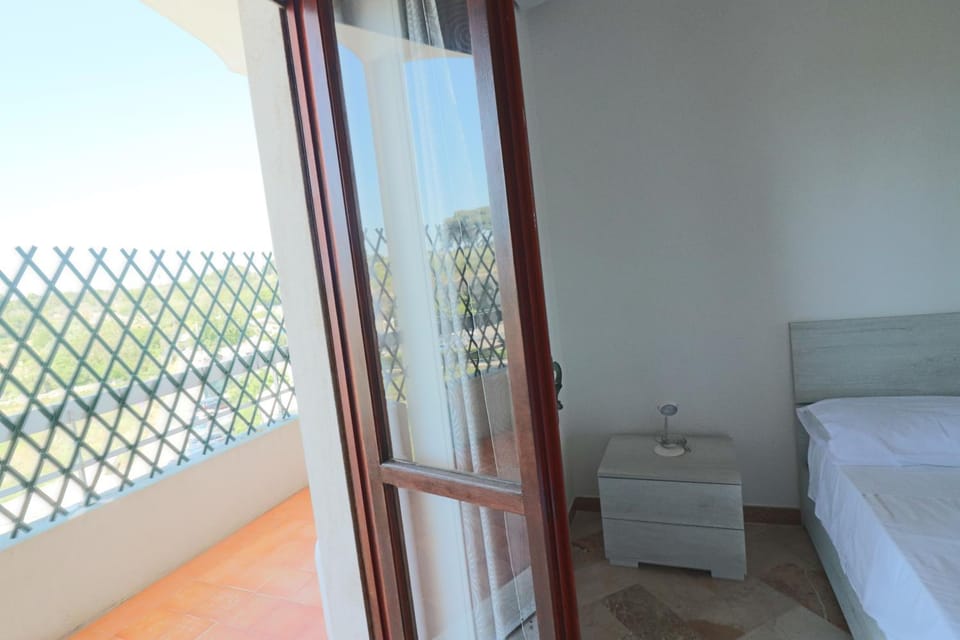 Bed, View (from property/room), Balcony/Terrace, Bedroom