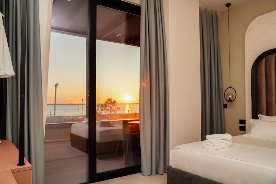 View (from property/room), Photo of the whole room, Bedroom, Sea view