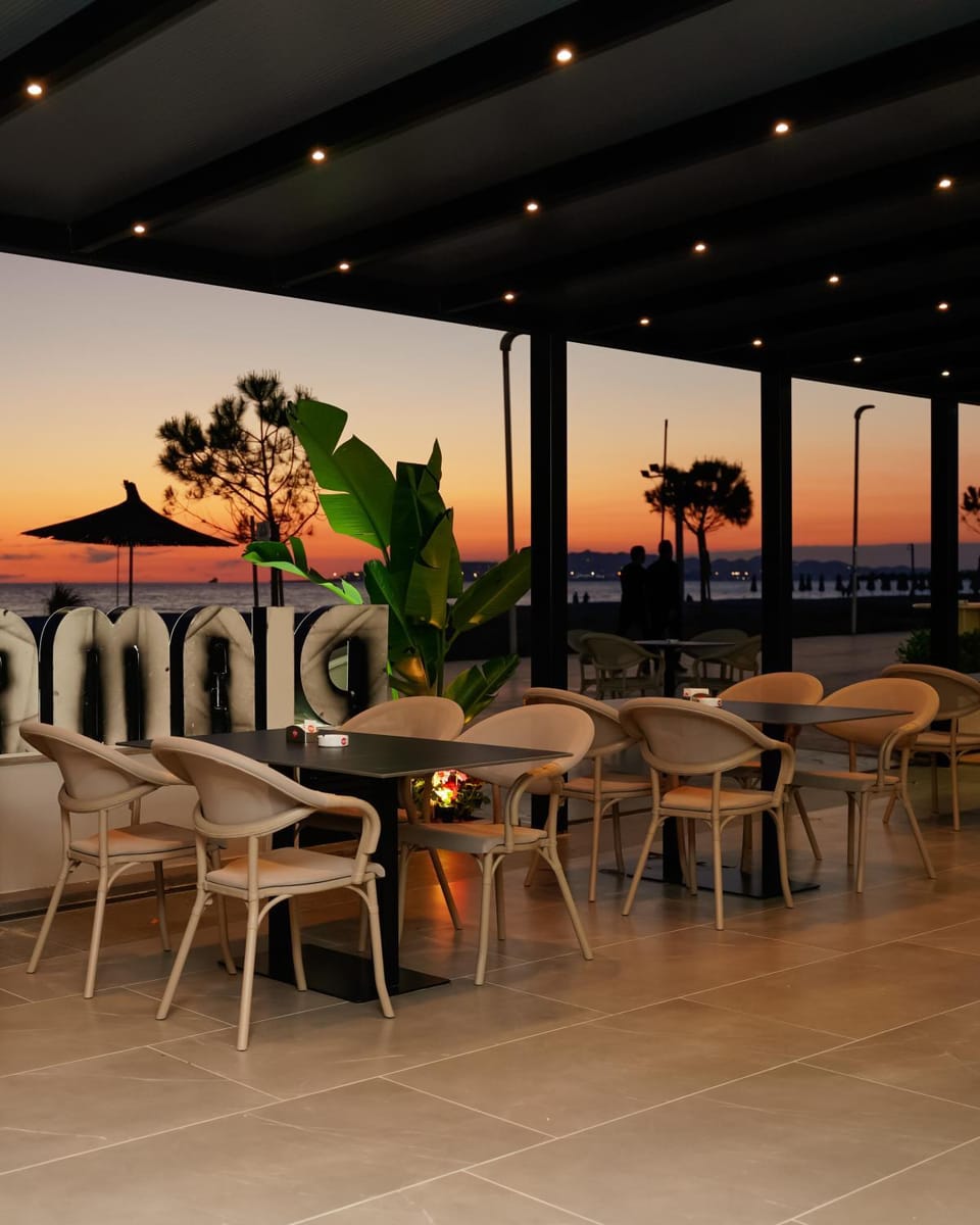 View (from property/room), Balcony/Terrace, Seating area