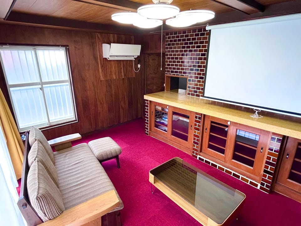 Evening entertainment, Entertainment