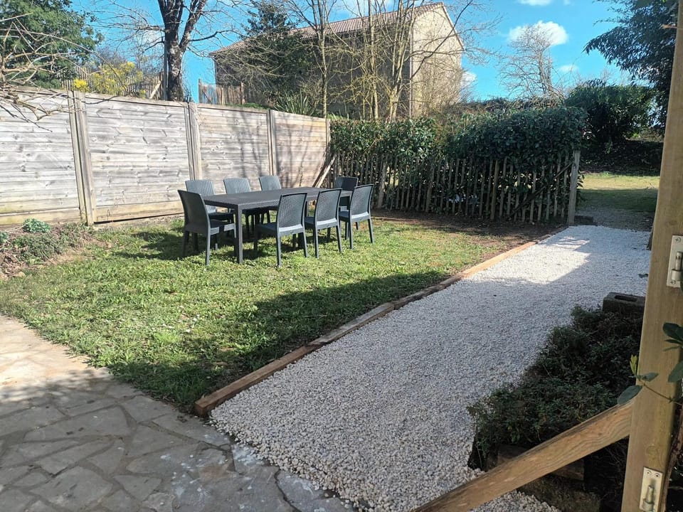 Garden, Dining area