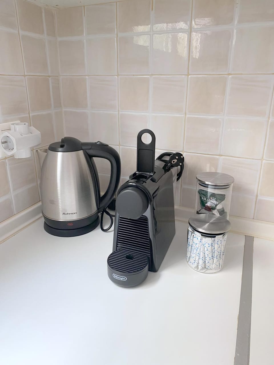 Coffee/tea facilities, Kitchen or kitchenette, dishwasher, oven