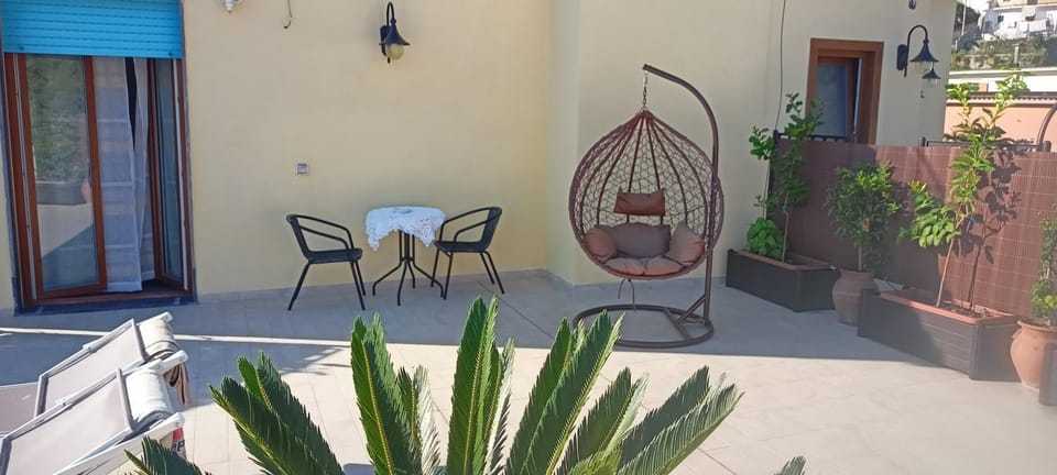 Seating area, sunbed