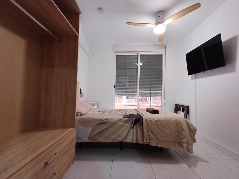 Communal lounge/ TV room, Bed, TV and multimedia, Photo of the whole room, Evening entertainment, Bedroom, Parking, fireplace, internet, towels, wardrobe, air conditioner