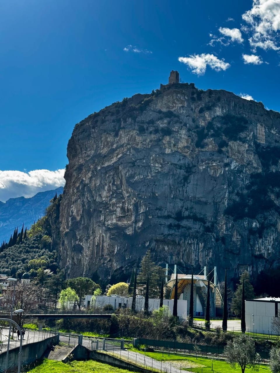 Nearby landmark, Mountain view