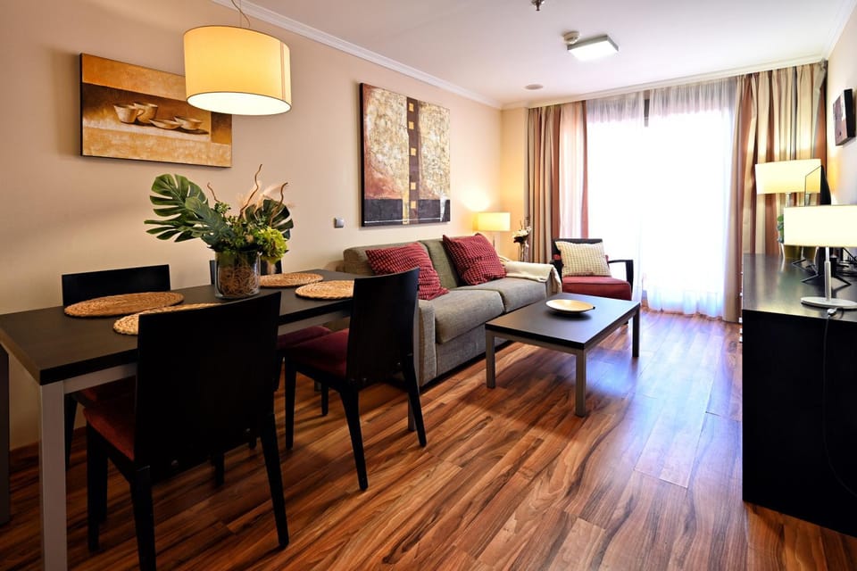 Living room, Dining area