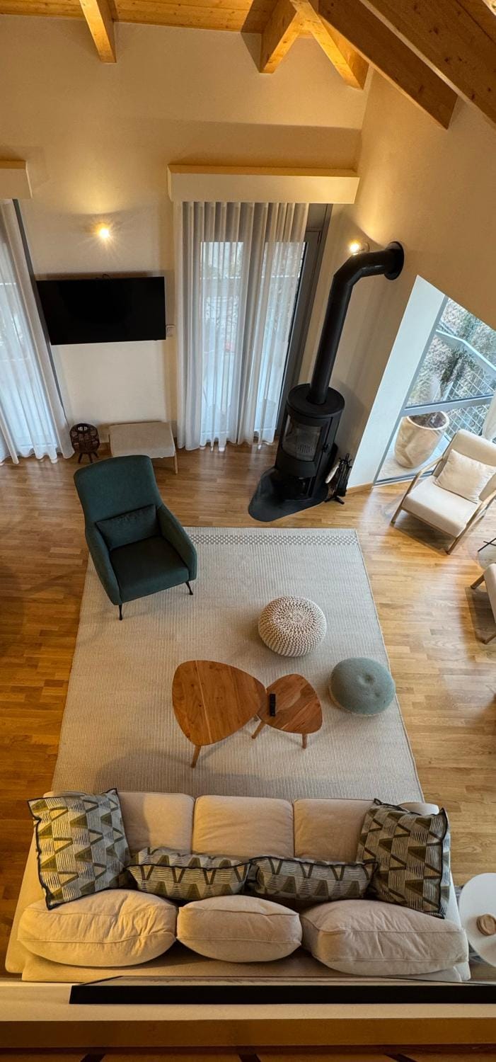 Living room, Seating area