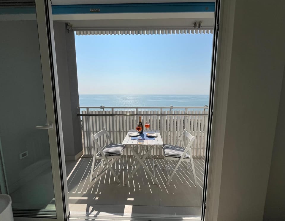 Stupenda vista mare, 10m dalla spiaggia, 8 piano e P privato Apartment in Lignano Sabbiadoro