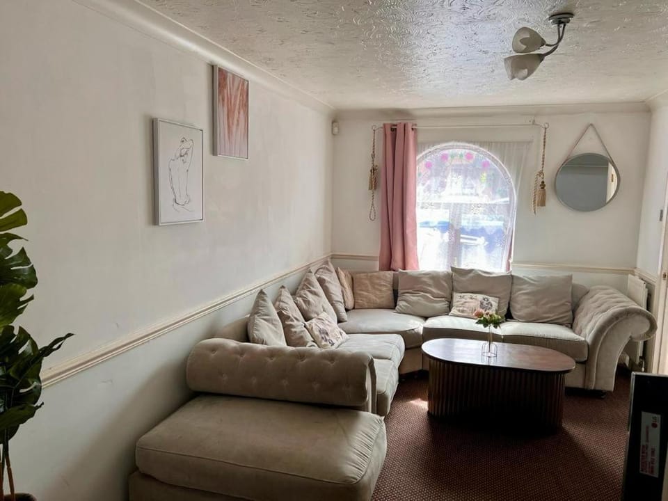 Bull Double bed in shared house Apartment in Grays