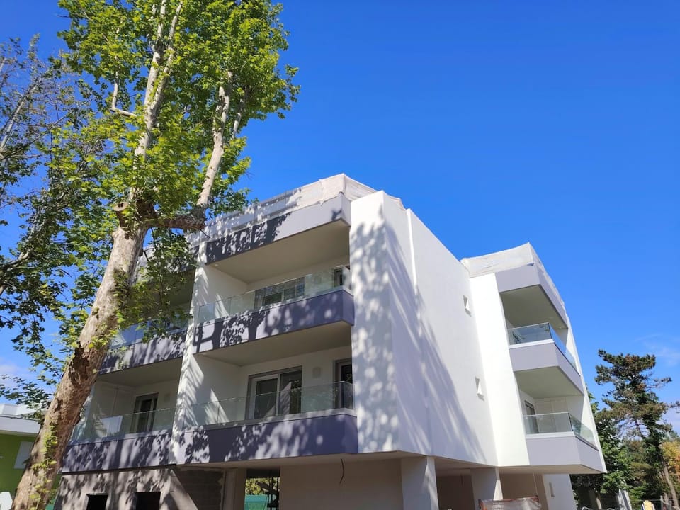 Property building, Facade/entrance