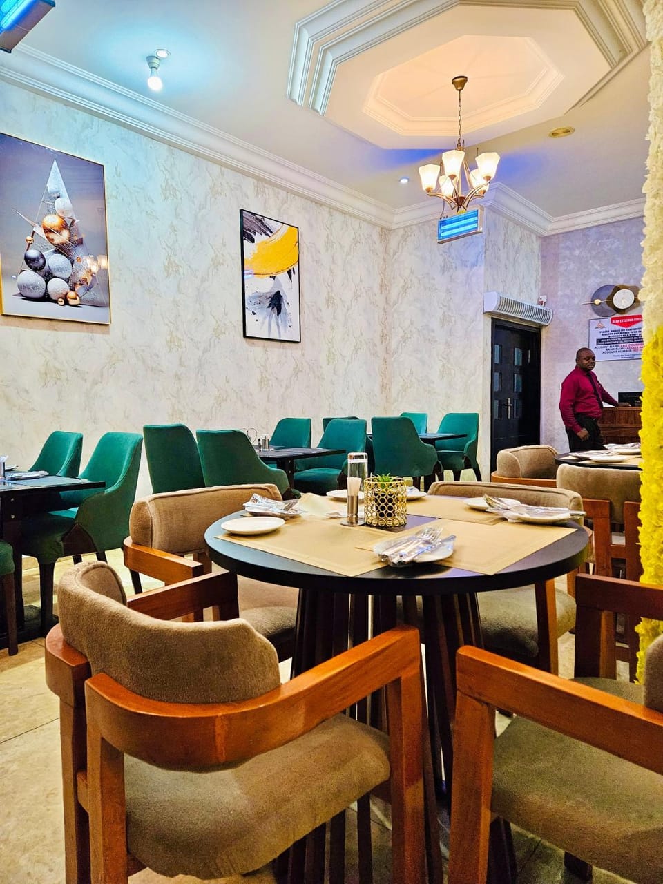 Restaurant/places to eat