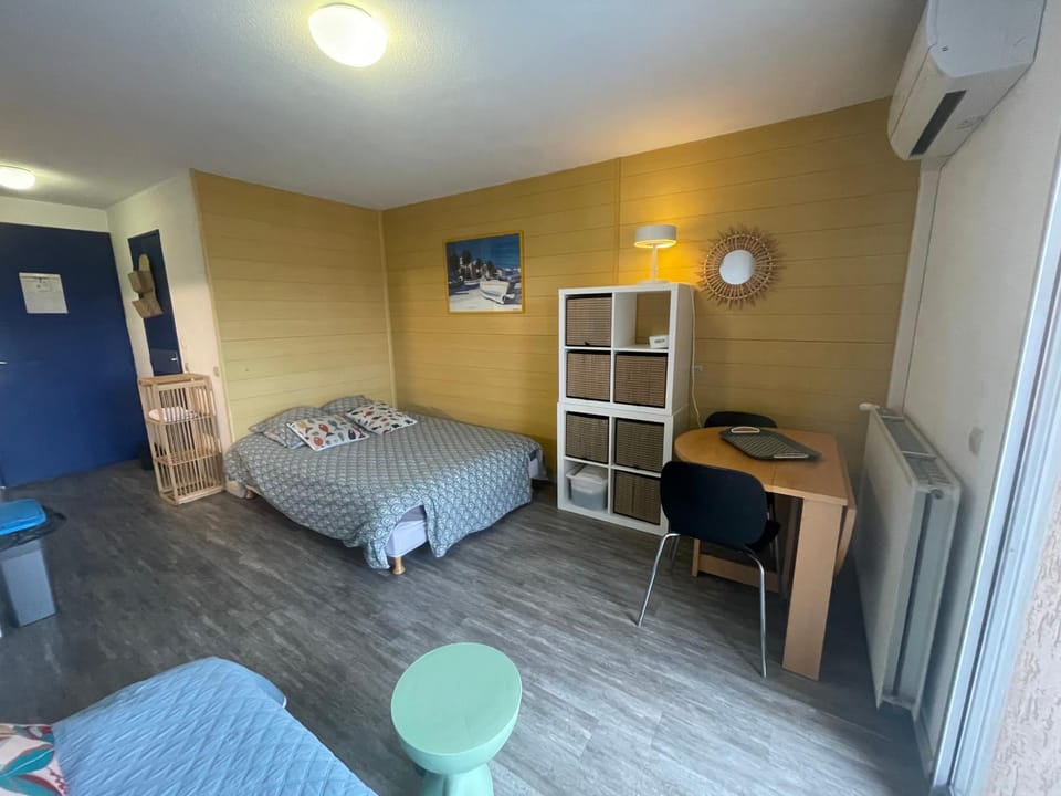 Prunelle studio piscine clim parking Apartment in Balaruc-les-Bains