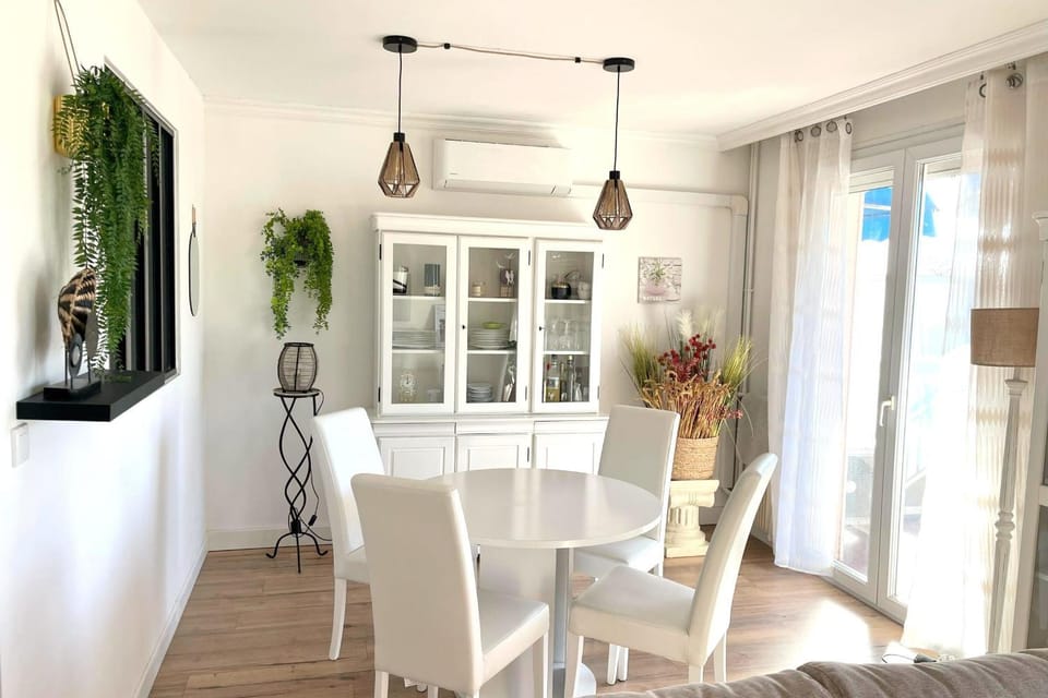 T3 apartment with balcony near the sea Apartment in Sanary-sur-Mer