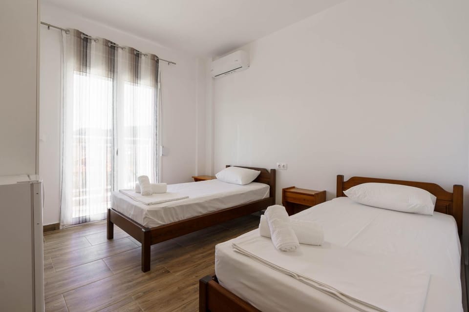 Bed, Bedroom, air conditioner
