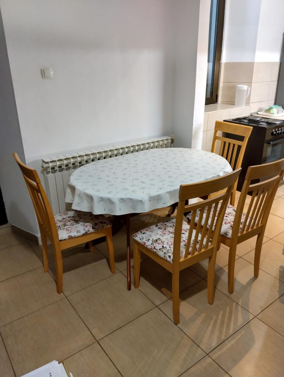 Seating area, Dining area