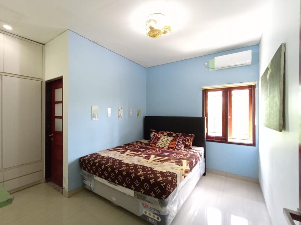 Bed, Photo of the whole room, Bedroom, wardrobe