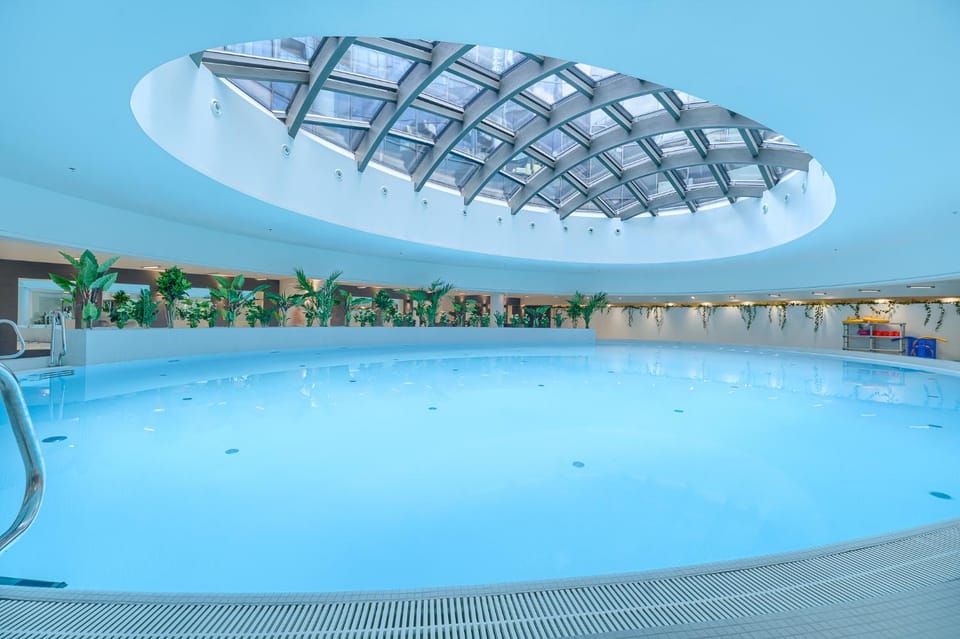 Swimming pool, Swimming pool