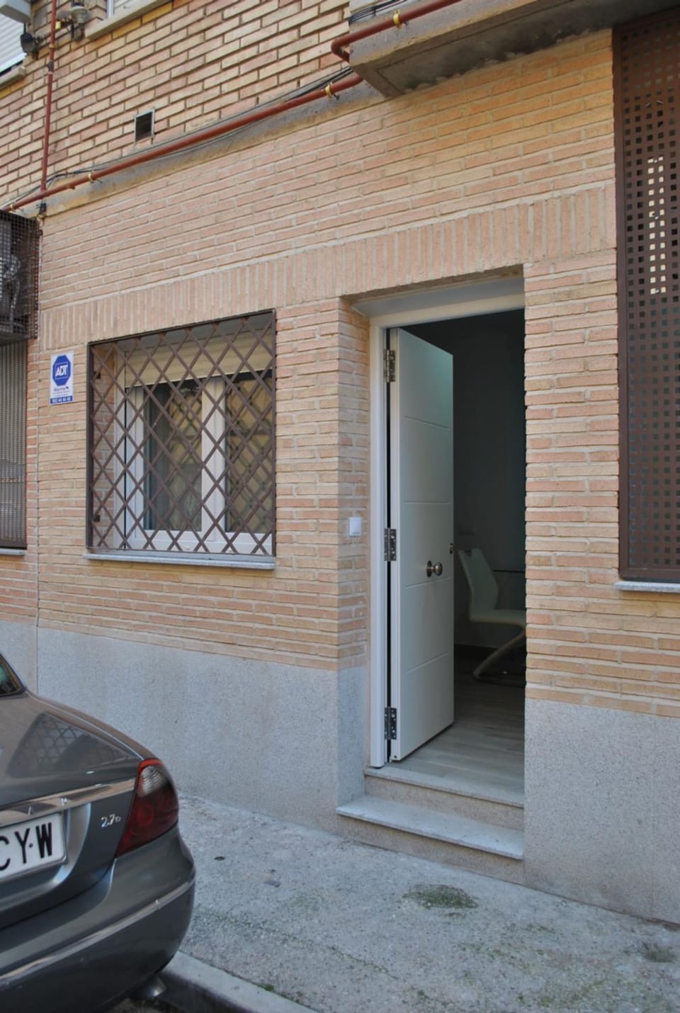 Facade/entrance, Day, Lobby or reception, Parking
