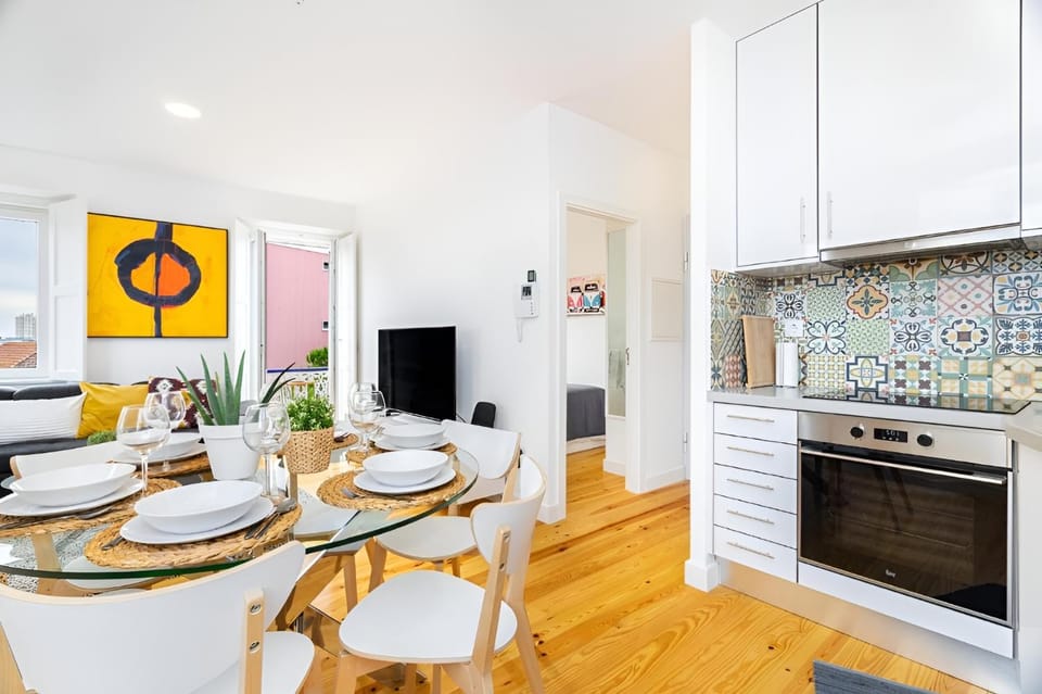 Kitchen or kitchenette, Living room, Dining area, oven, stove, kitchen