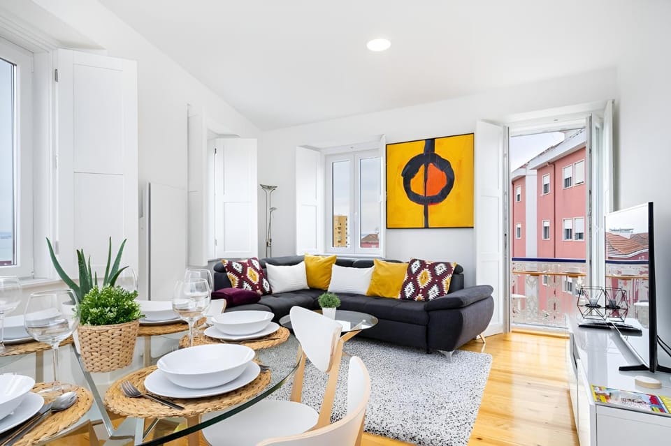 Living room, Decorative detail, Dining area