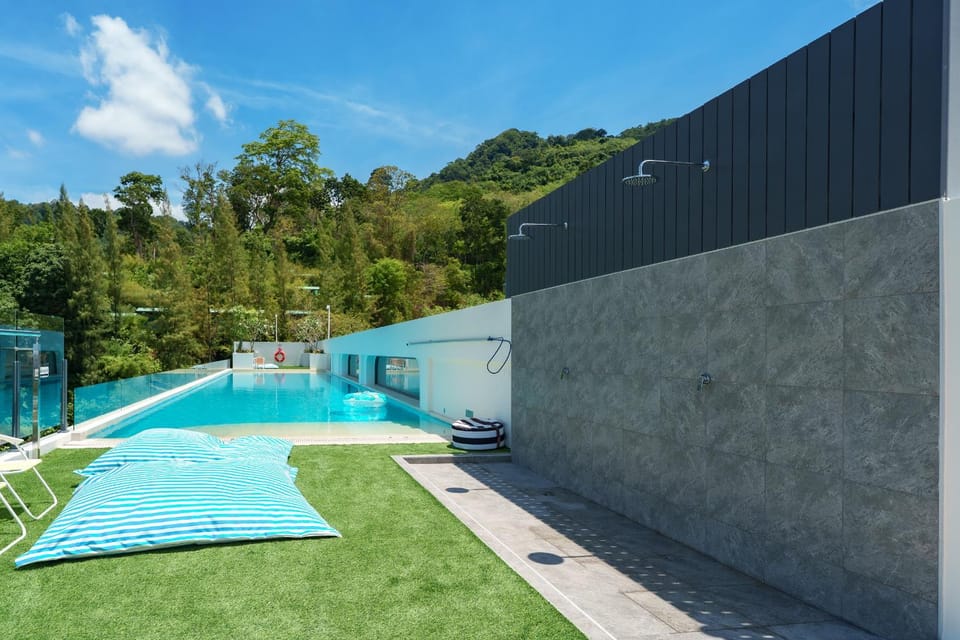 Kamala Beach View 1 BdR Roof Pool 500 mbps WiFi Apartment in Kamala