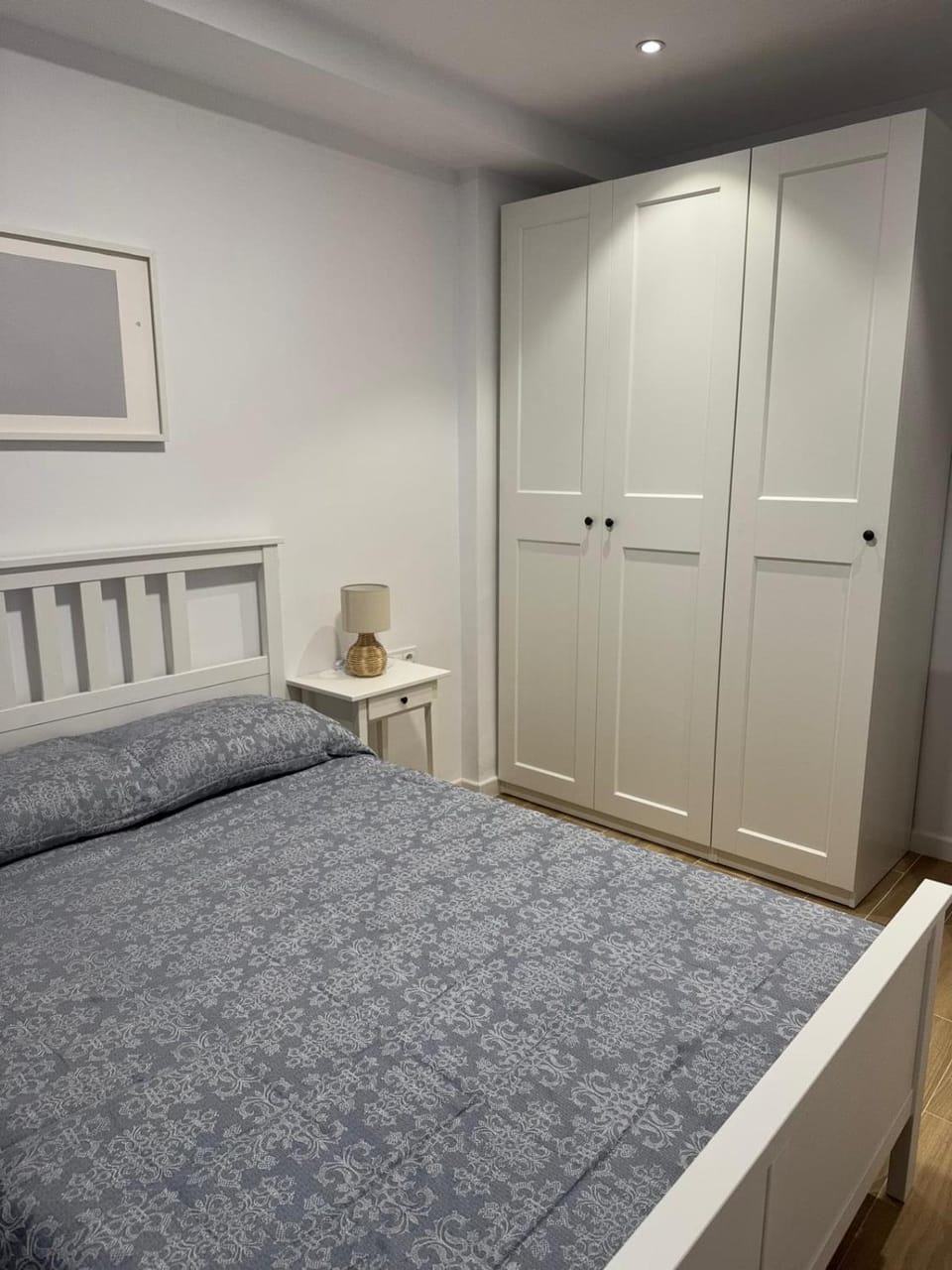 Bed, Photo of the whole room, Bedroom, wardrobe