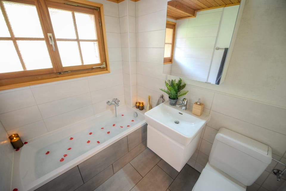 Bathroom, Bath, towels