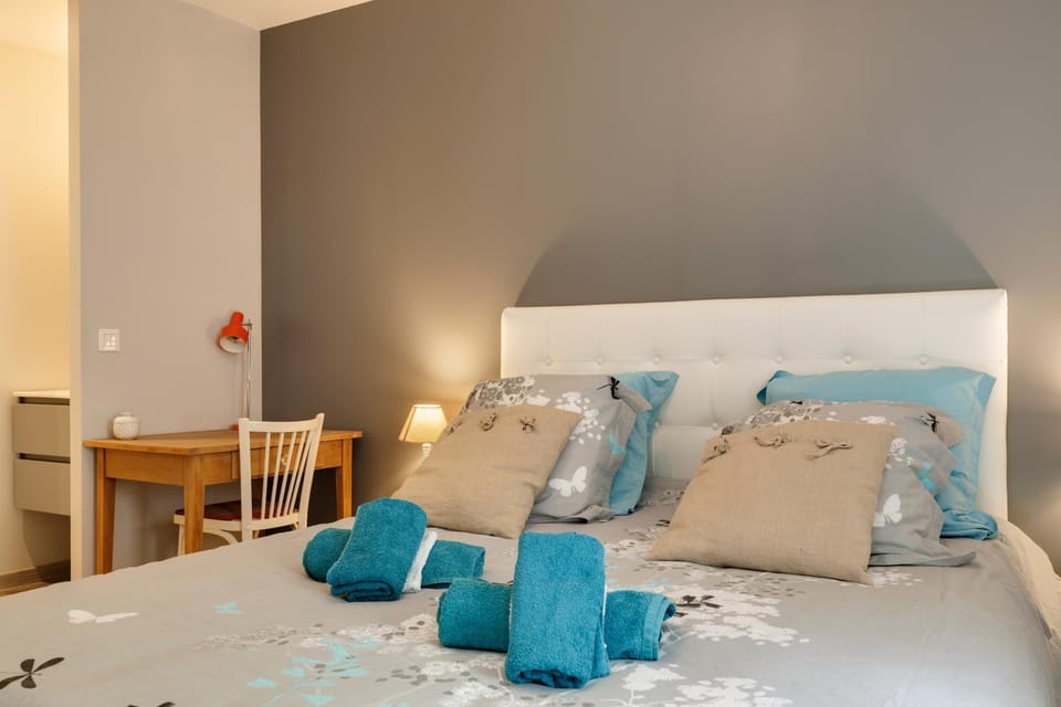 Living room, Bedroom