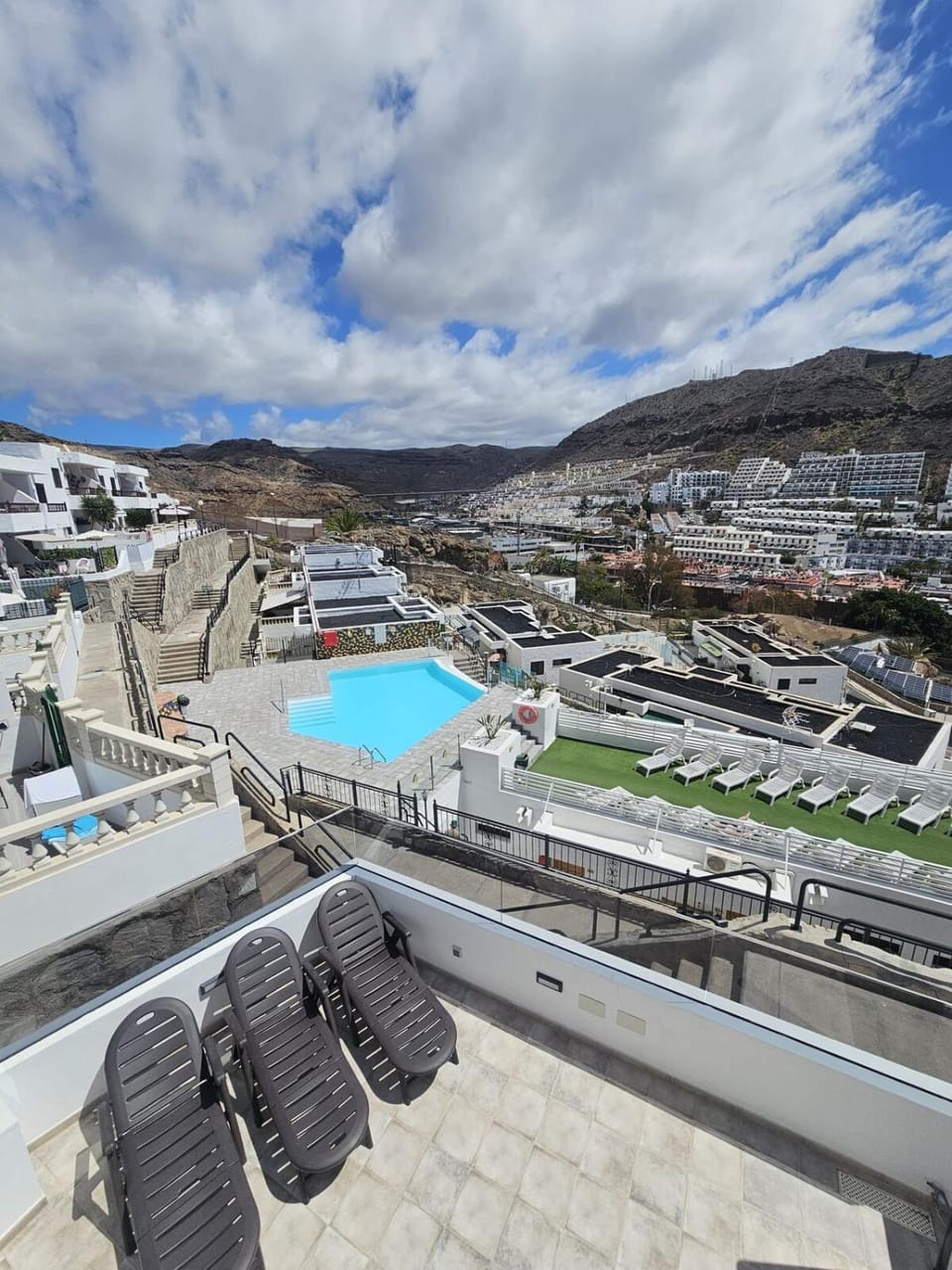 Natural landscape, Balcony/Terrace, Mountain view, Pool view, Swimming pool, sunbed