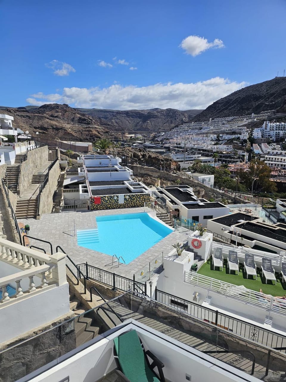 Natural landscape, Mountain view, Pool view, Swimming pool, sunbed