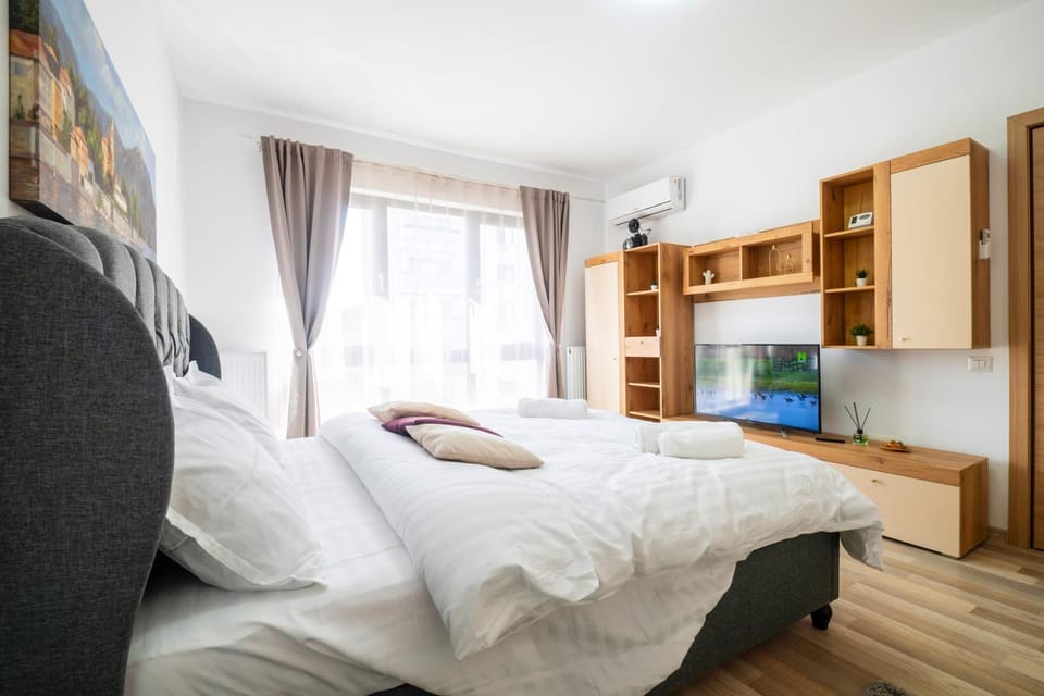Bed, TV and multimedia, Photo of the whole room, Evening entertainment, Bedroom