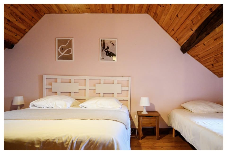 Property building, Living room, Bedroom