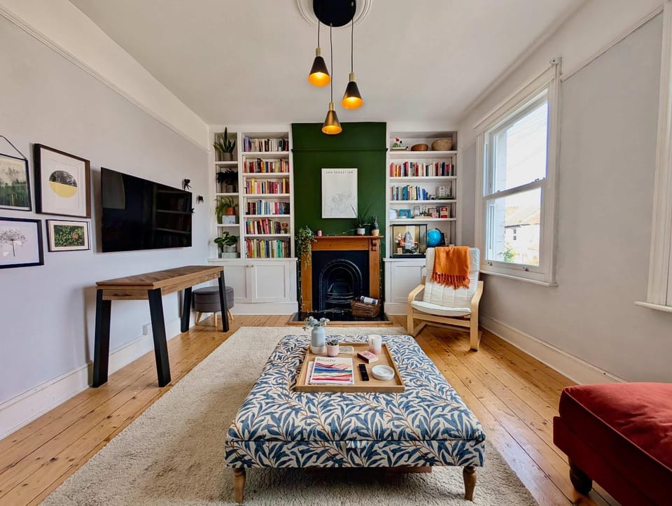 Library, TV and multimedia, Seating area