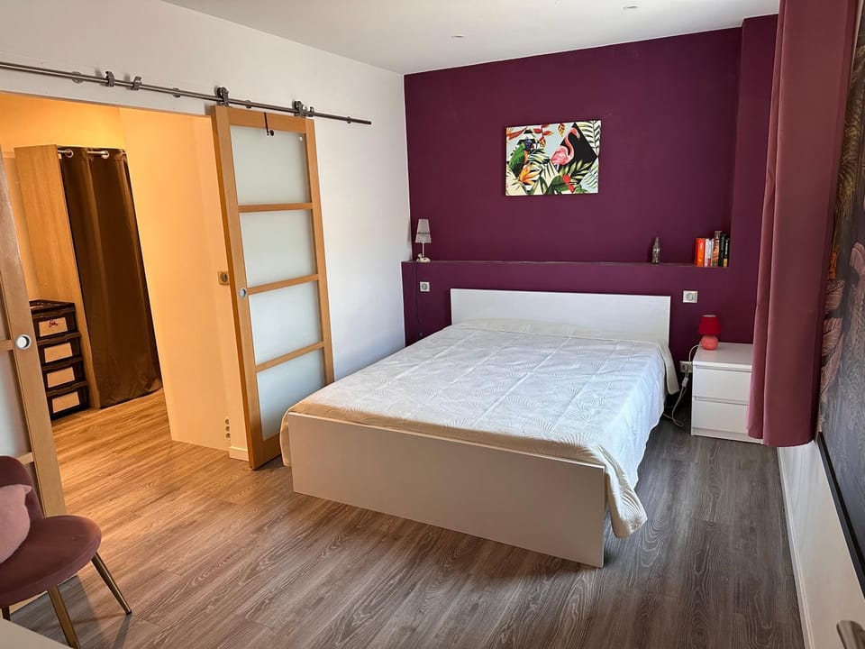 Bed, Bedroom