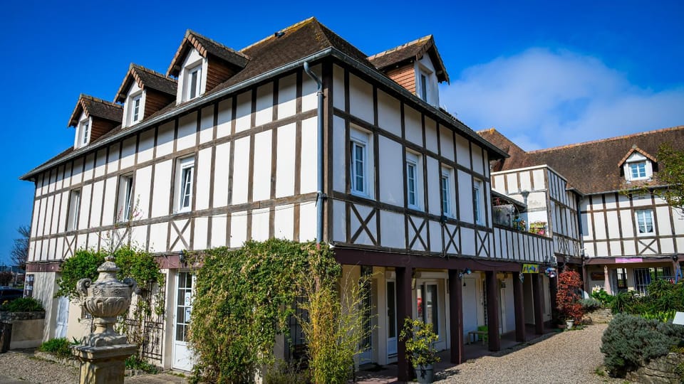 Property building, Landmark view