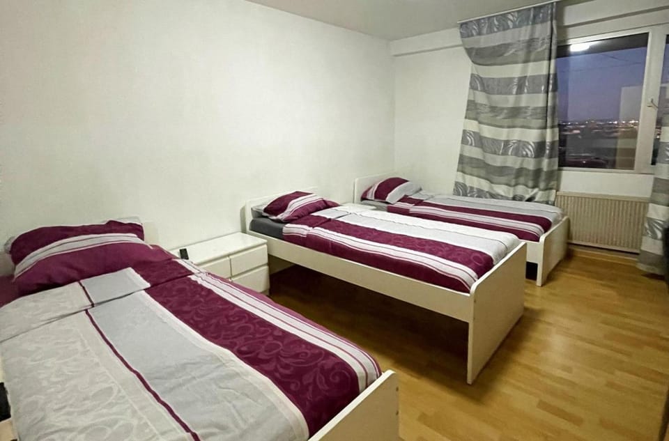Bed, Photo of the whole room, Bedroom, heating