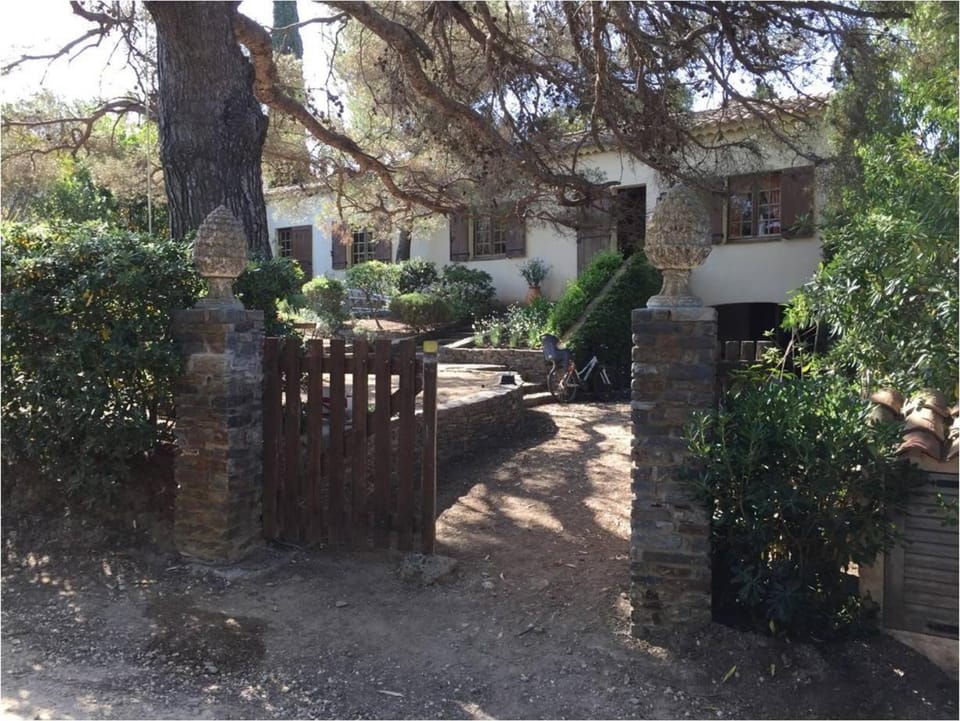 Villa spacieuse à deux pas du centre du village et de la mer Villa in Hyères