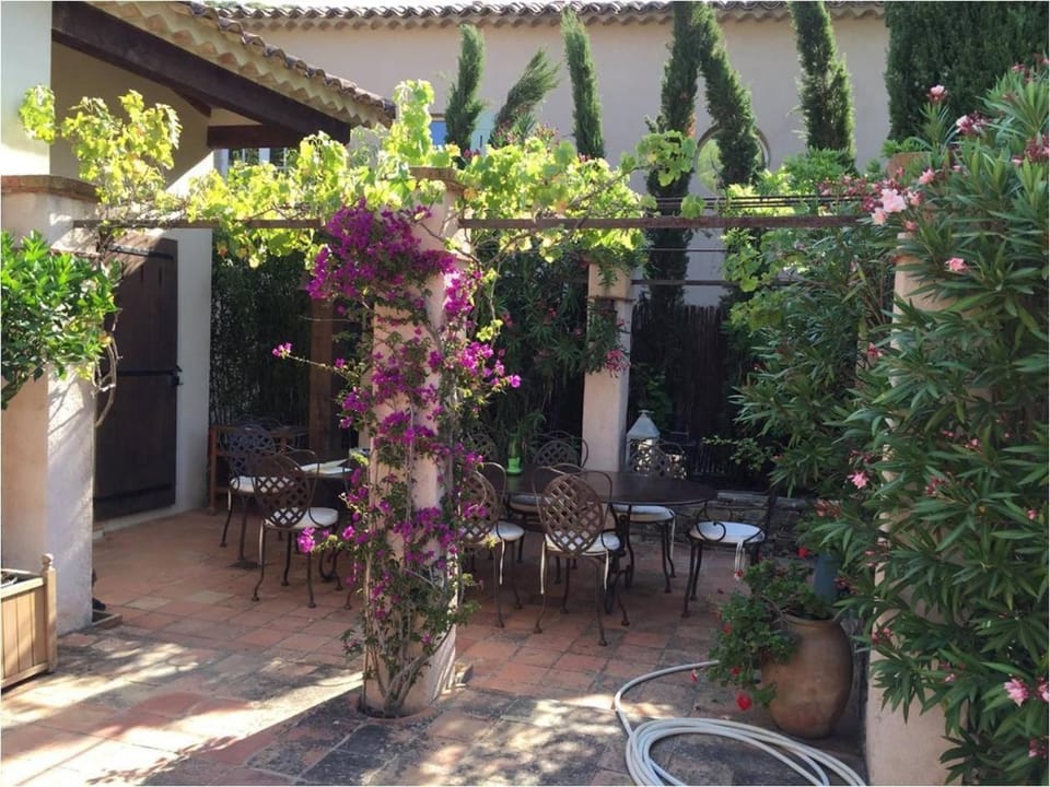 Villa spacieuse à deux pas du centre du village et de la mer Villa in Hyères