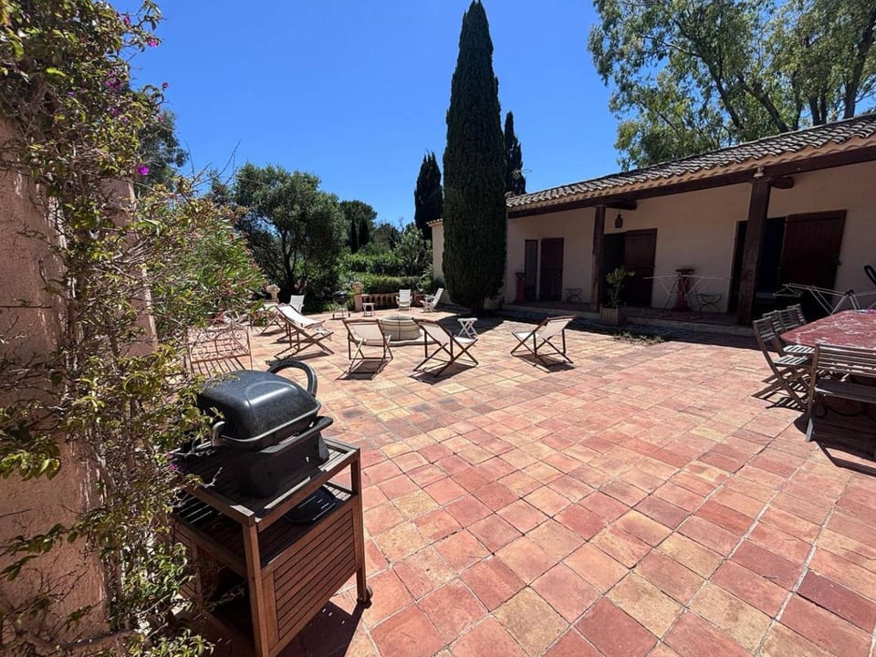 Villa spacieuse à deux pas du centre du village et de la mer House in Hyères