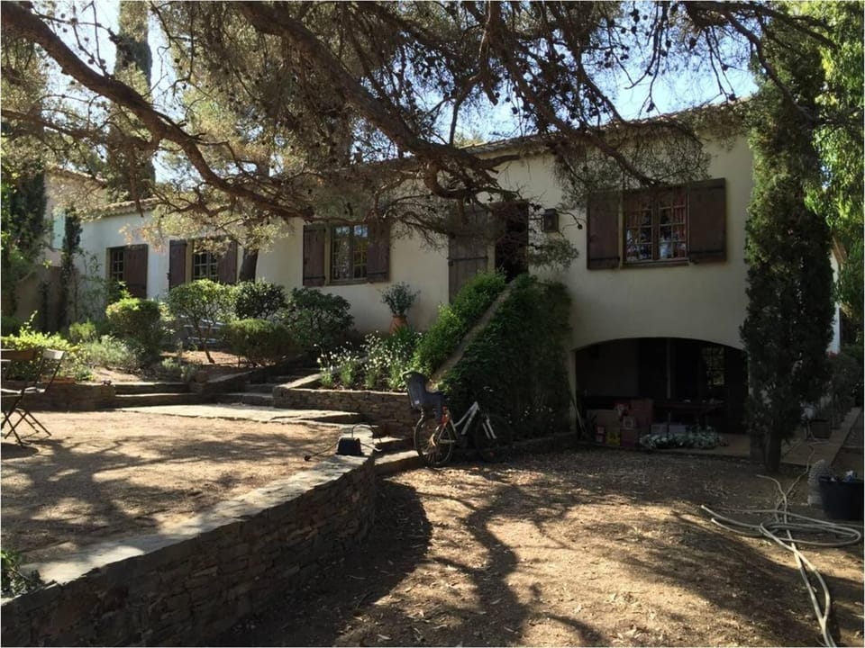 Villa spacieuse à deux pas du centre du village et de la mer Villa in Hyères