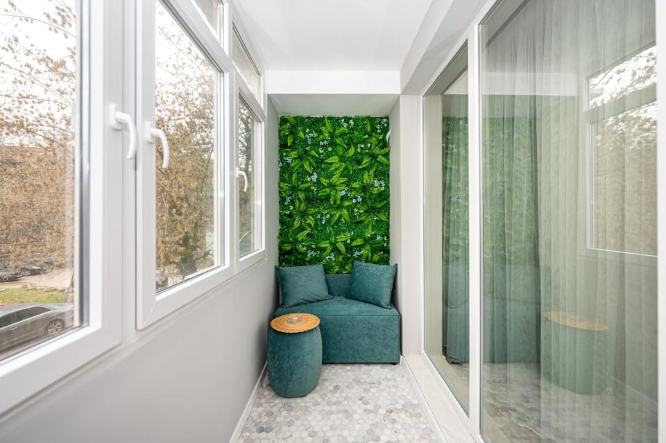 View (from property/room), Balcony/Terrace, Seating area